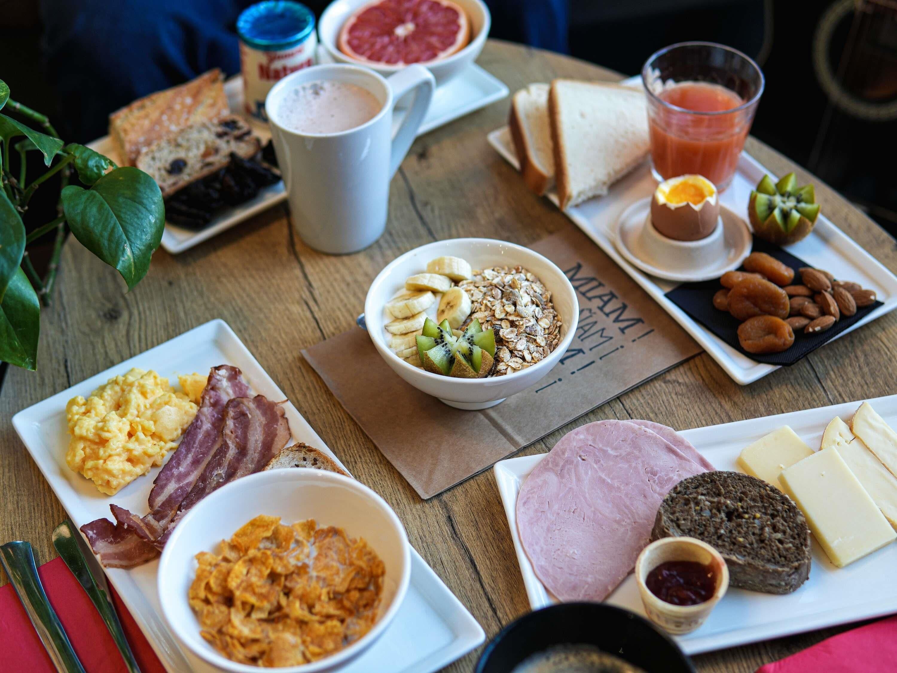 Morgenmadsbuffet hver dag (15.00 EUR pr. person)