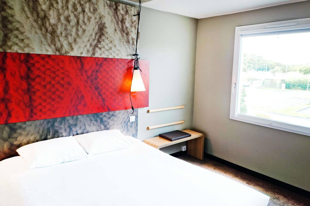 Habitación, 1 cama matrimonial, con acceso para personas discapacitadas | Ropa de cama de alta calidad, escritorio y insonorización