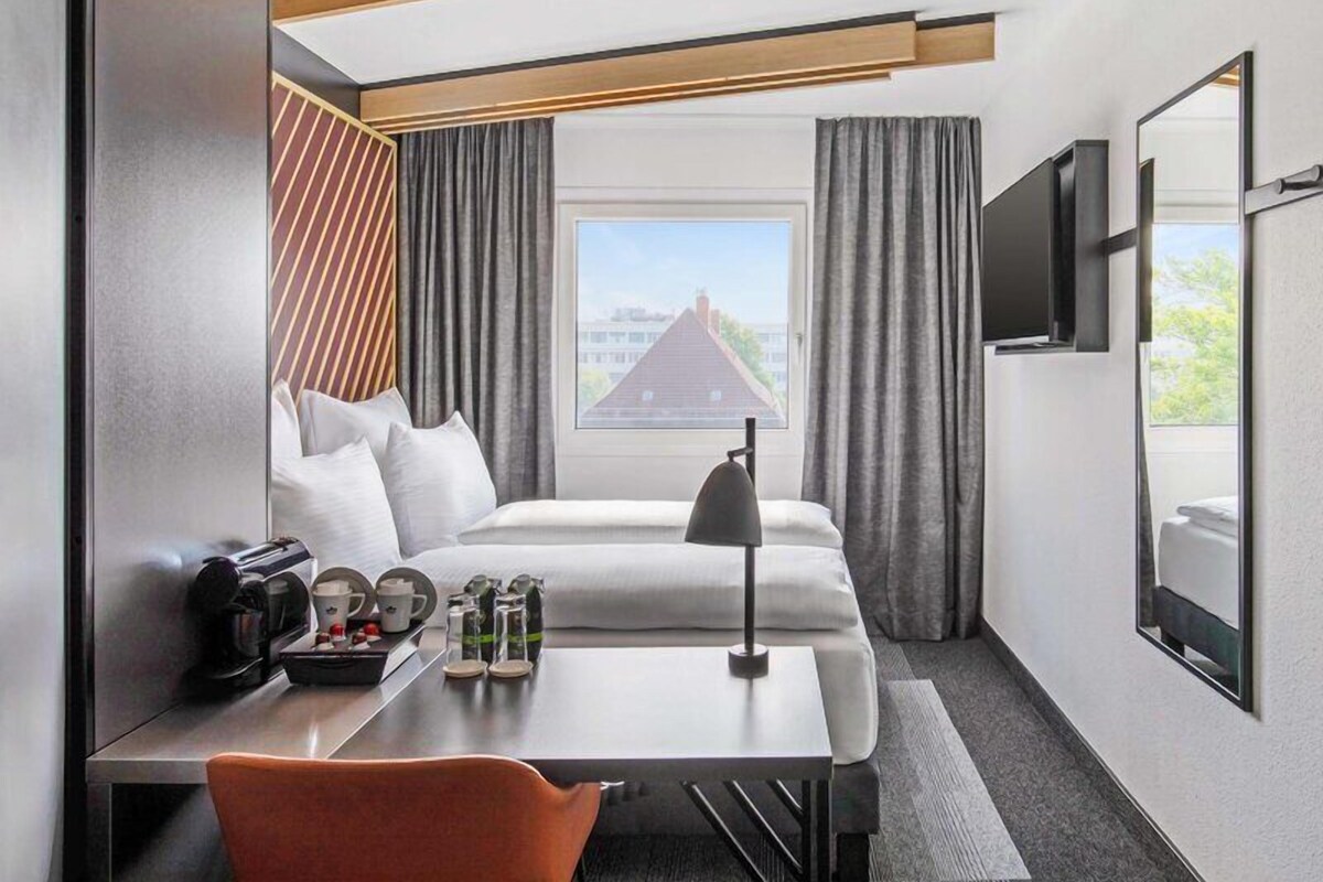Habitación Premium doble | Escritorio, sistema de insonorización, wifi gratis y ropa de cama