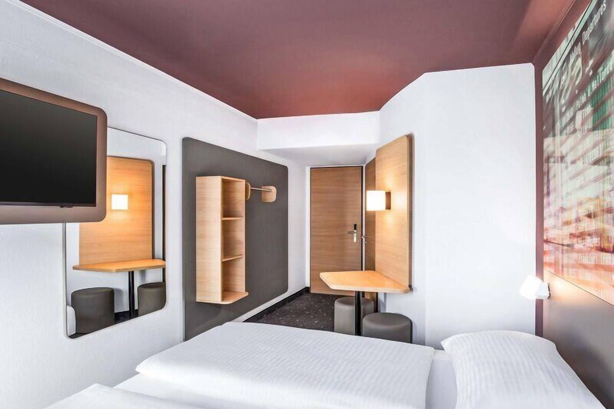 Double Room | Desk, soundproofing, free WiFi, bed sheets