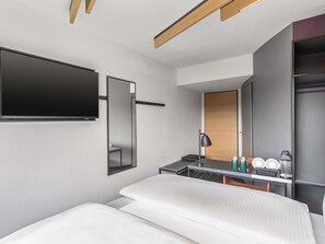 Premium Double Room | Desk, soundproofing, free WiFi, bed sheets - B&B HOTEL Hamburg-Airport (Hamburg)