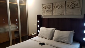 Minibar, una cassaforte in camera, una scrivania, tende oscuranti