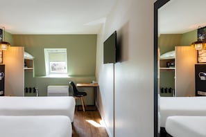 1 dormitorio, ropa de cama de alta calidad, caja fuerte y escritorio