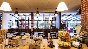Free buffet breakfast