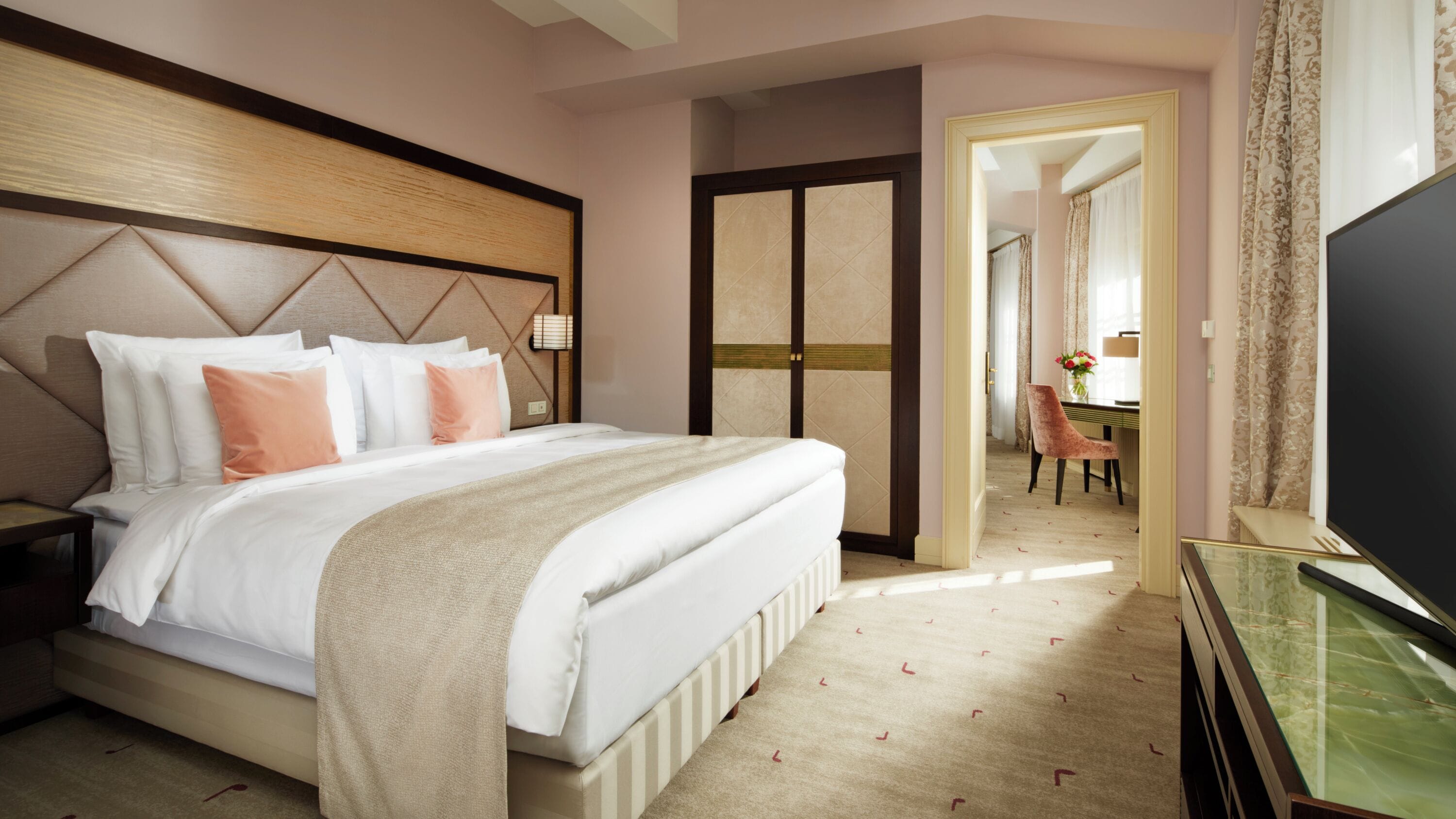 Apartamento presidencial | Roupas de cama premium, frigobar, cofres nos quartos, cortinas blackout