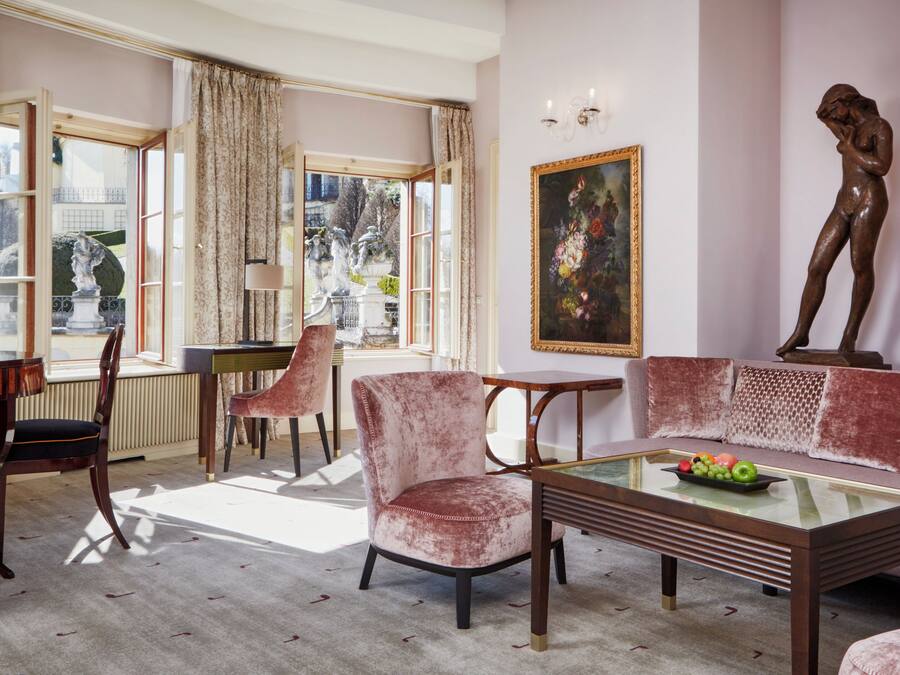 Luxe penthouse | Luxe beddengoed, een minibar, een kluis op de kamer