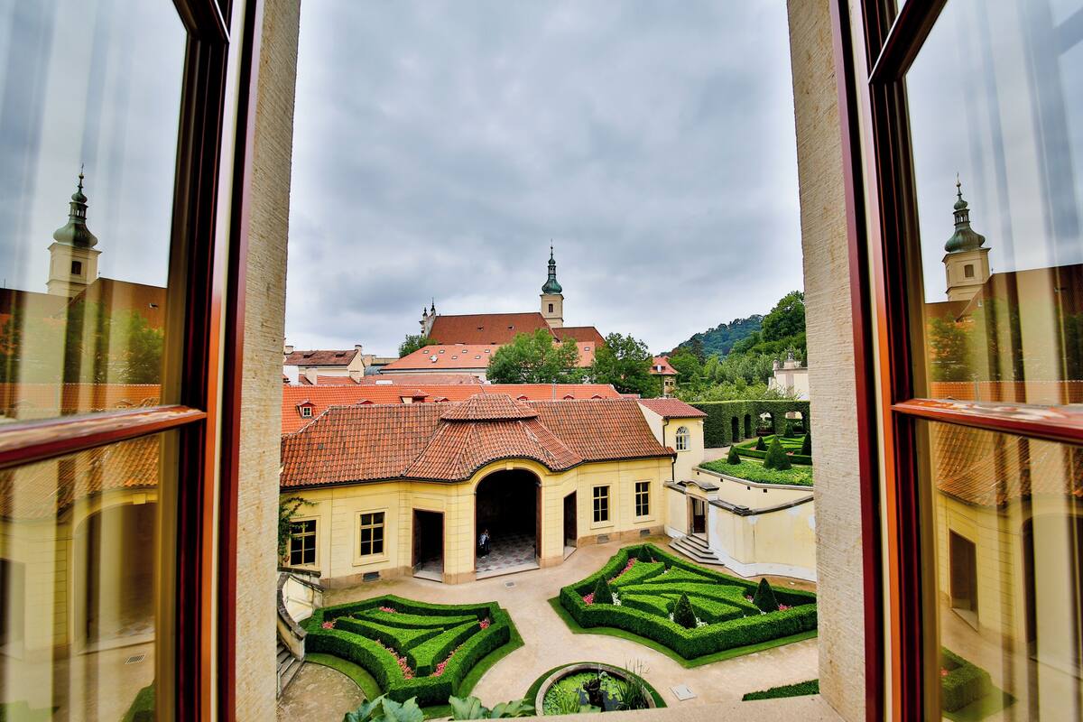 luxury suite, garden view | view from room