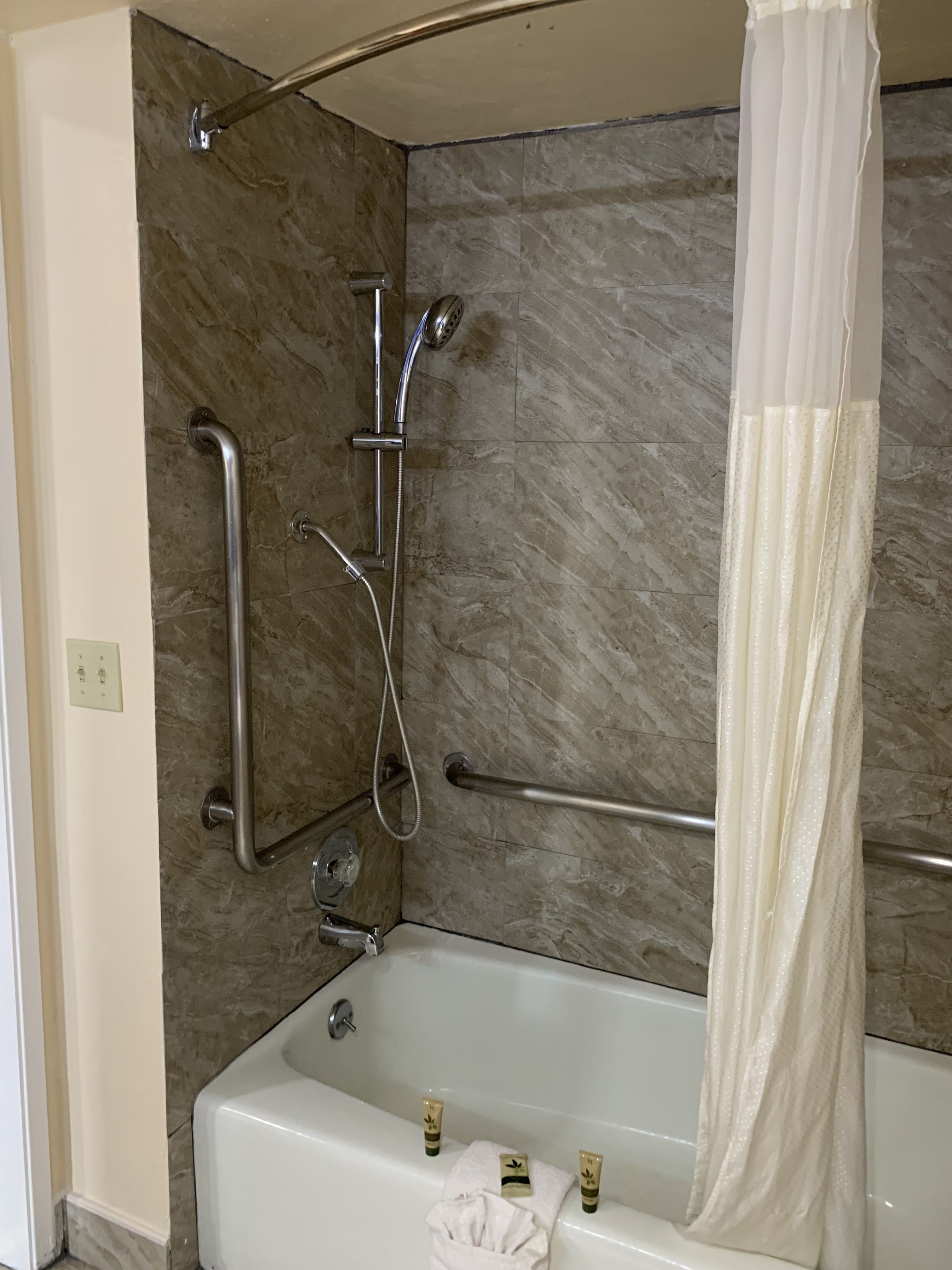 Foto - California Inn and Suites Bakersfield