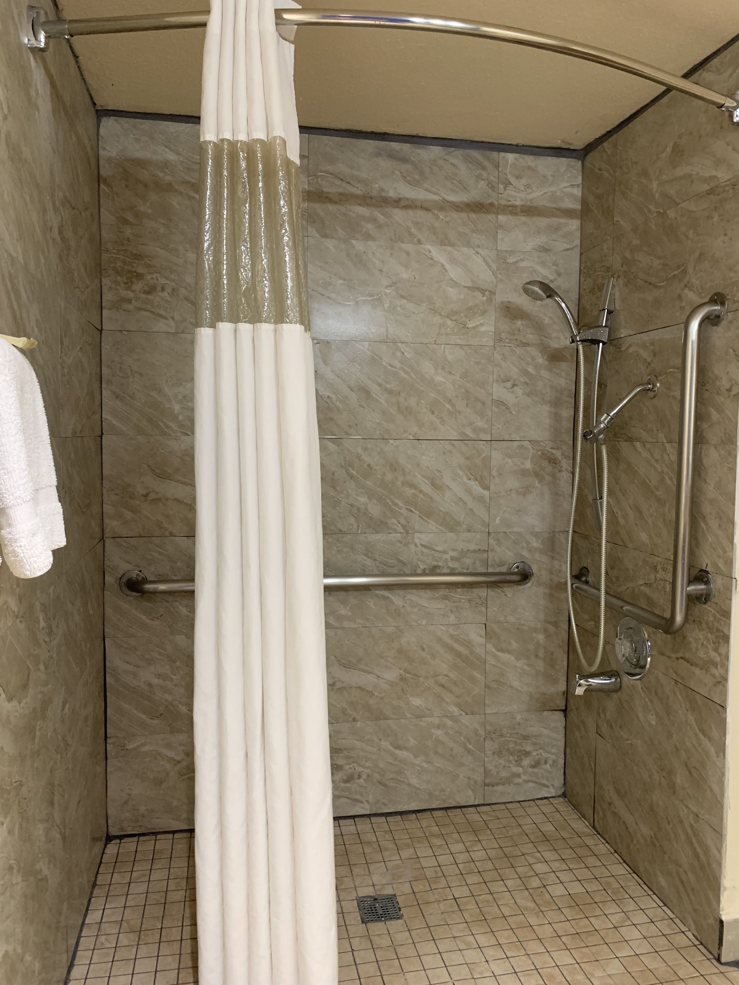 Foto - California Inn and Suites Bakersfield