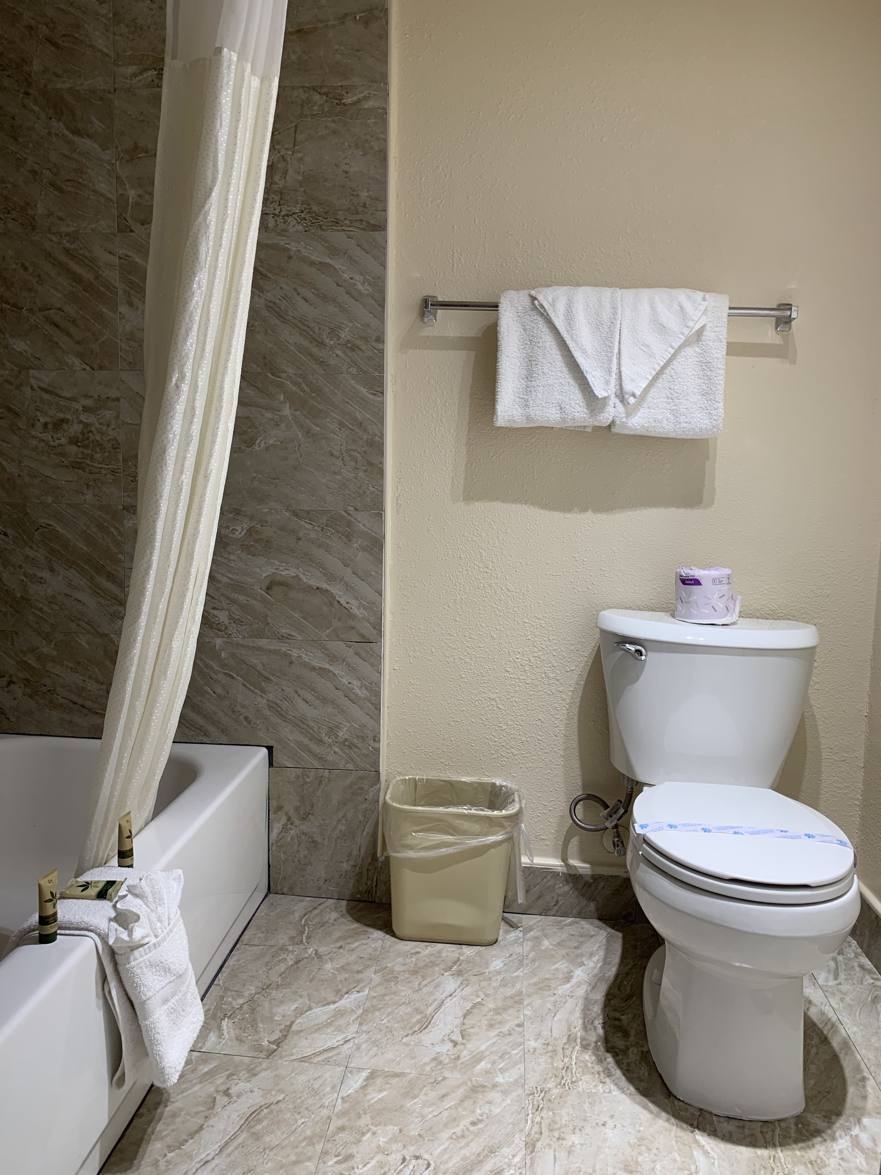 Foto - California Inn and Suites Bakersfield