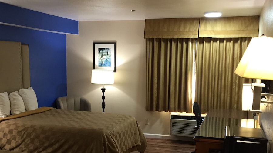 California Inn and Suites Bakersfield
