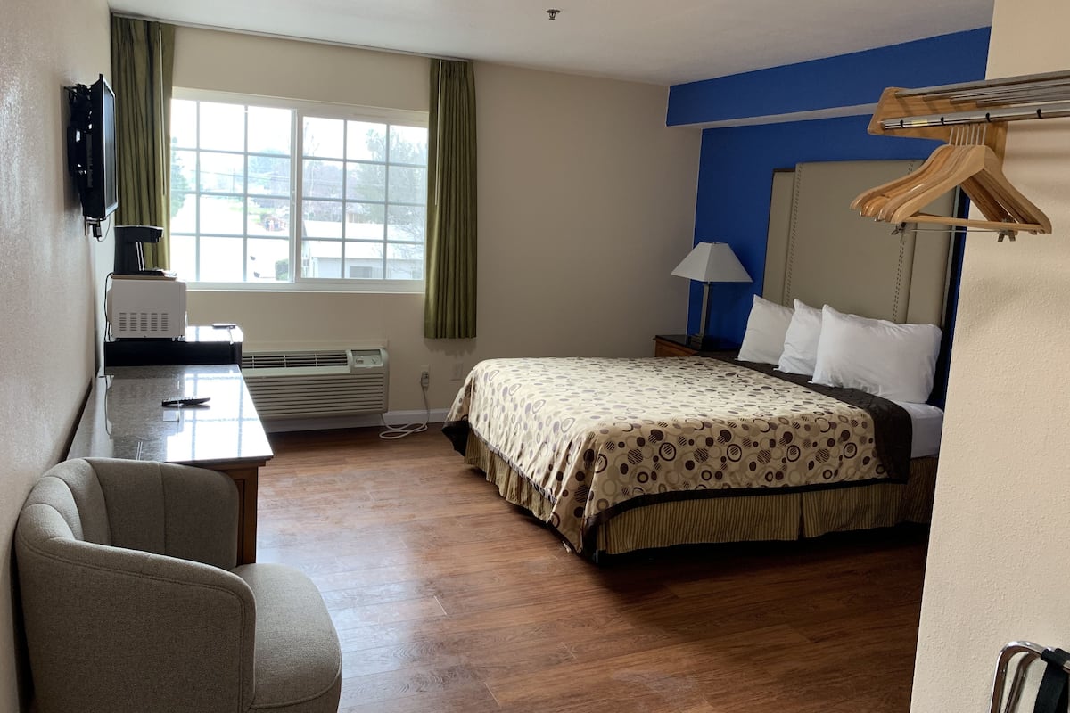 1 Schlafzimmer, Schreibtisch, Verdunkelungsvorhänge