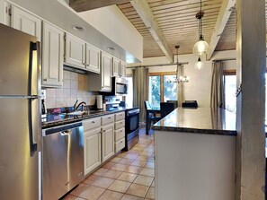 Deluxe Three Bedroom ~ C1A | Private kitchen