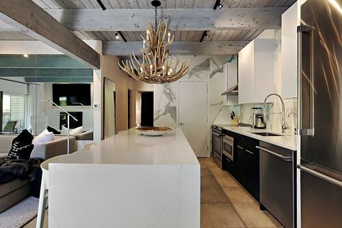 Deluxe Two Bedroom ~ D2H | Private kitchen