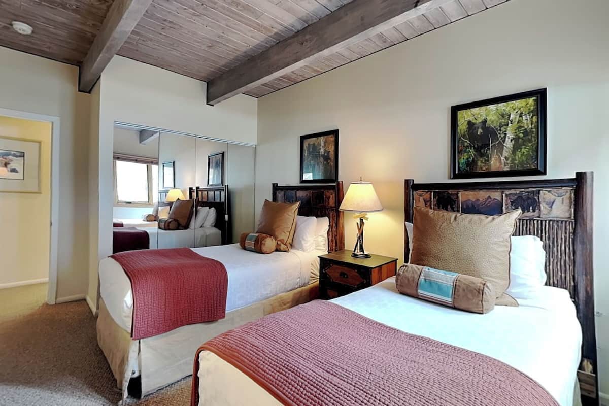 Deluxe Three Bedroom ~ D2E | In-room safe, individually decorated, individually furnished, free WiFi