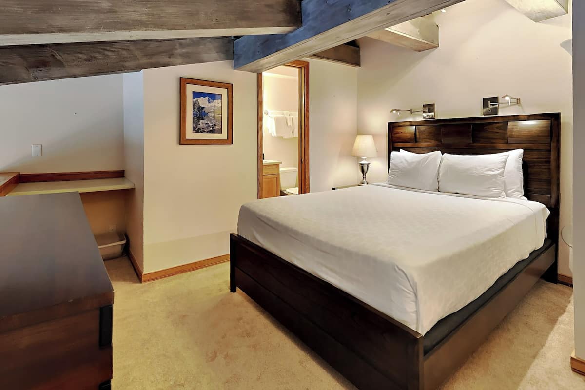 Deluxe Studio Loft 302 | 1 bedroom, in-room safe, individually decorated, individually furnished
