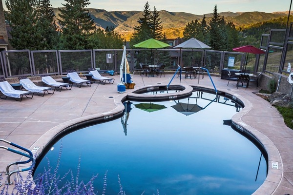 Outdoor pool, sun loungers