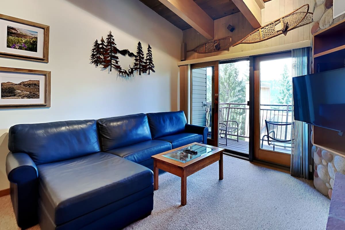 Standard Studio Loft ~ 303 | Living area | Flat-screen TV, DVD player