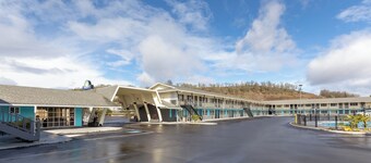 로즈우드 인 앤드 스위트