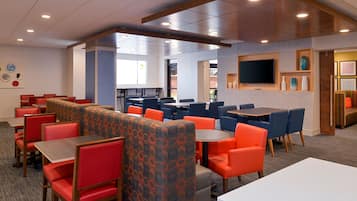 Sudah termasuk sarapan prasmanan setiap hari