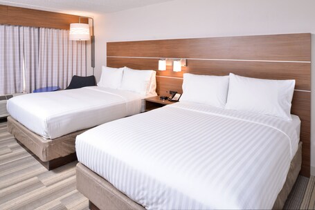 Holiday Inn Express Hotel Suites Indianapolis Dtn Conv Ctr, an IHG Hotel - Image 12