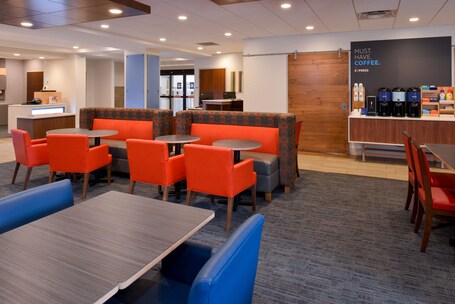 Holiday Inn Express Hotel Suites Indianapolis Dtn Conv Ctr, an IHG Hotel - Image 19