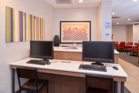 Holiday Inn Express Hotel Suites Indianapolis Dtn Conv Ctr, an IHG Hotel - Image 27