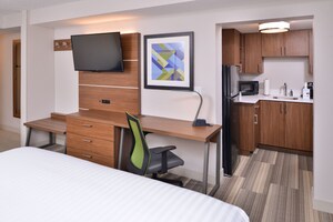 Holiday Inn Express Hotel Suites Indianapolis Dtn Conv Ctr, an IHG Hotel