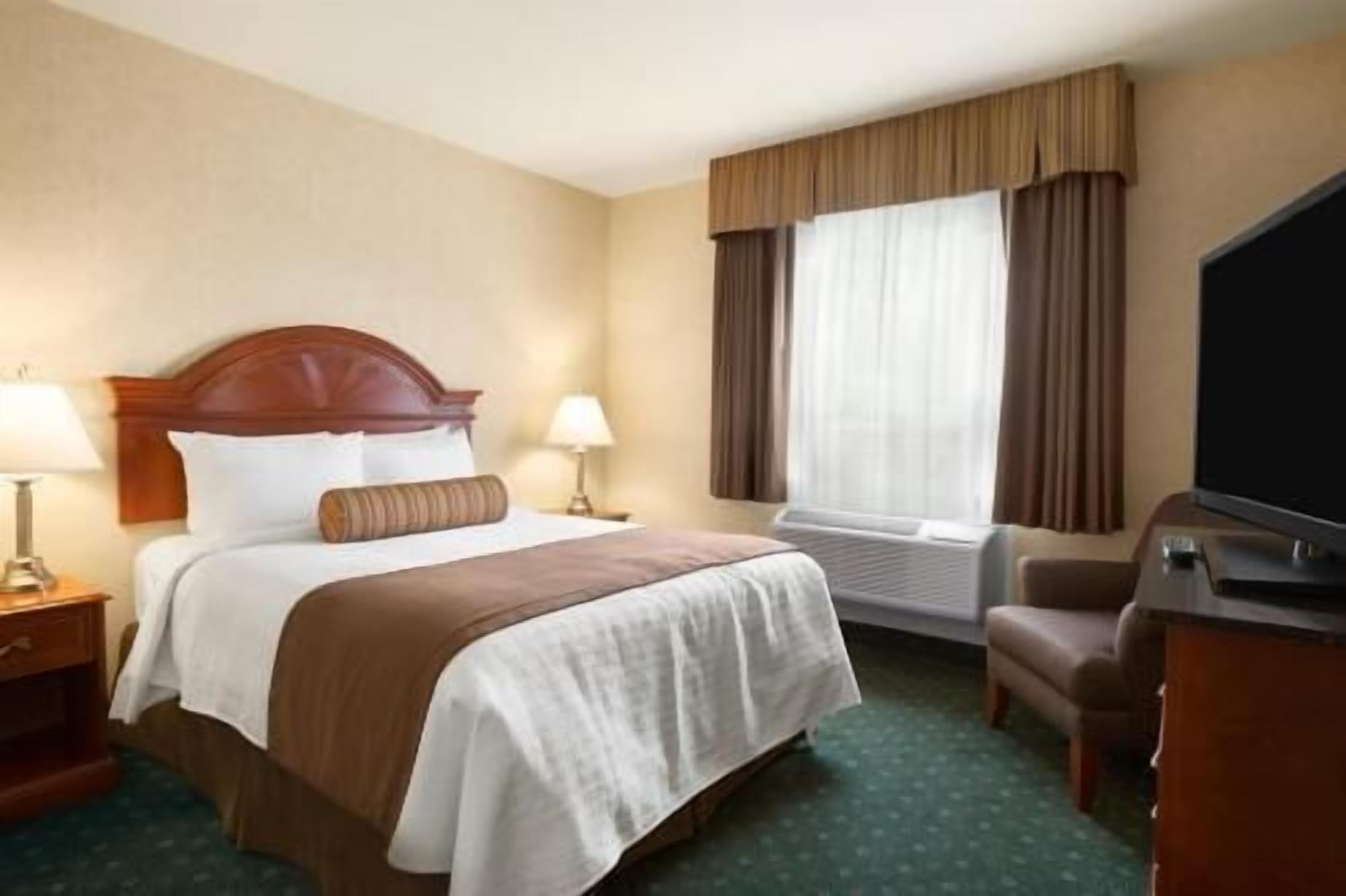 In-room safe, desk, blackout drapes, iron/ironing board