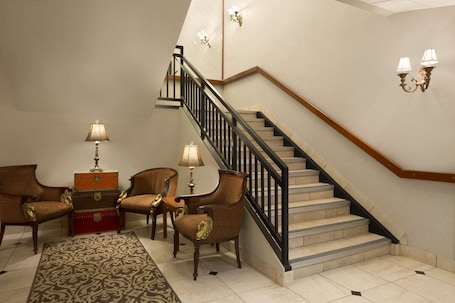 Lobby. Travelodge by Wyndham Strathmore