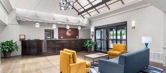 Comfort Inn & Suites Suwanee - Sugarloaf