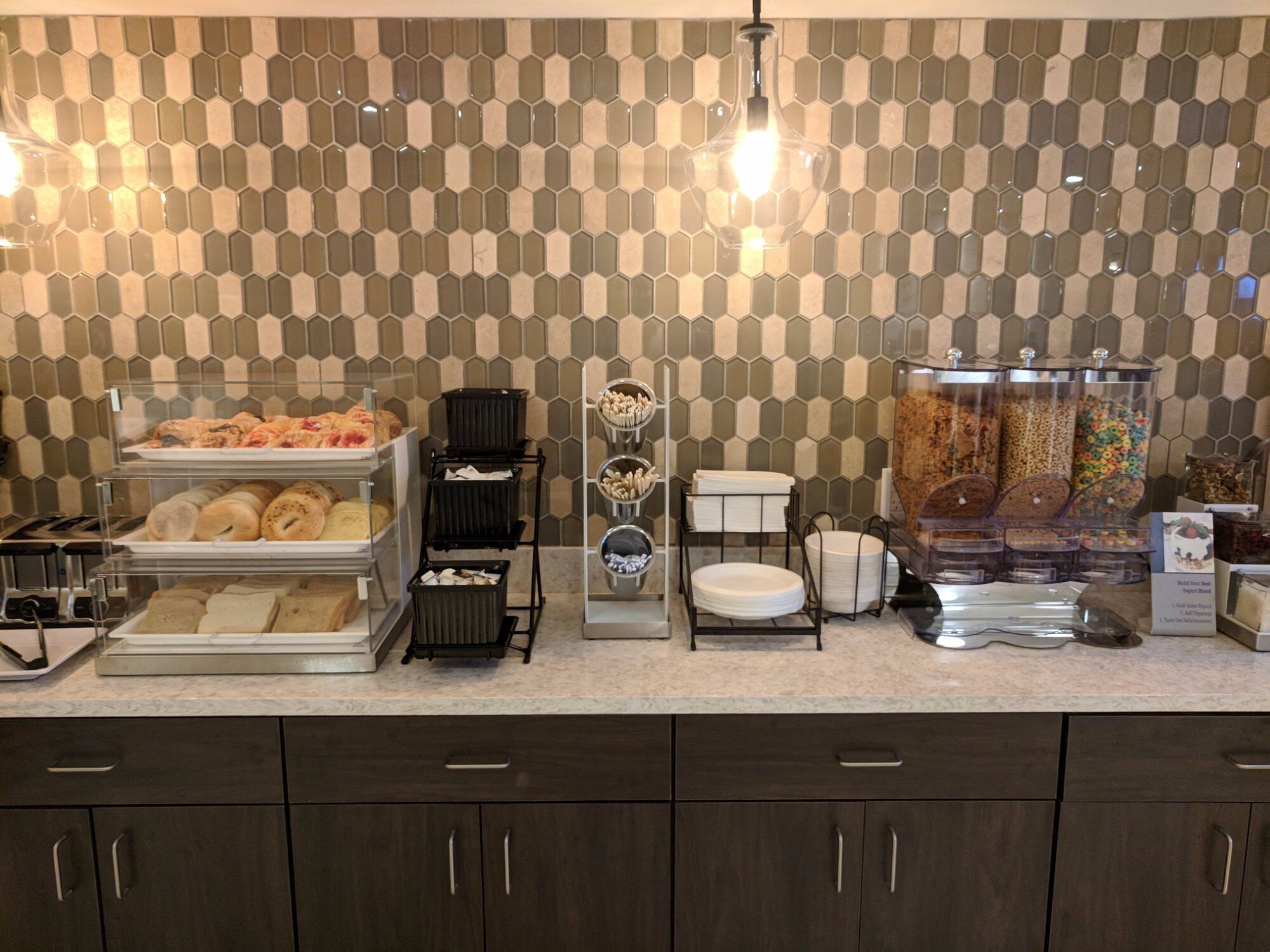 free daily continental breakfast