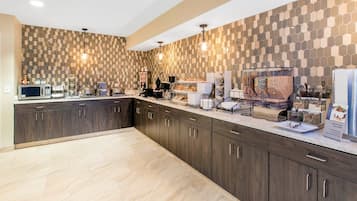 Free daily continental breakfast
