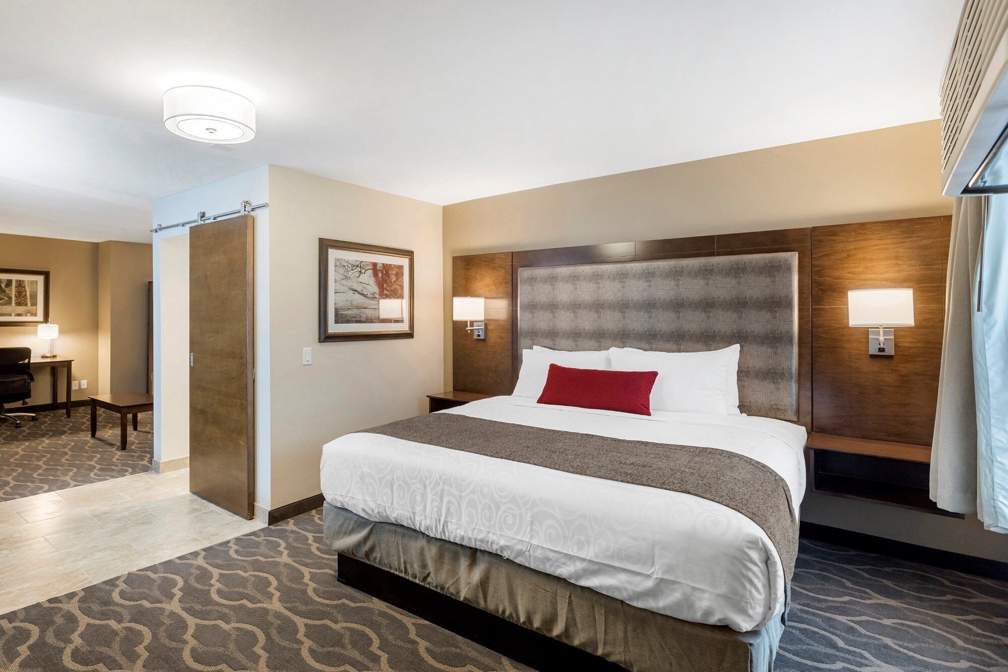 1 bedroom, desk, iron/ironing board, free wired internet