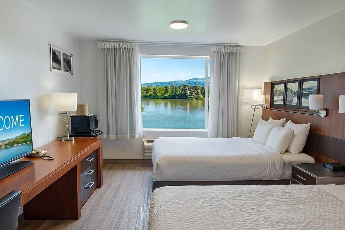 Suite, meerdere bedden, niet-roken (Upgrade) | Pillowtop-bedden, een kluis op de kamer, individueel gemeubileerd