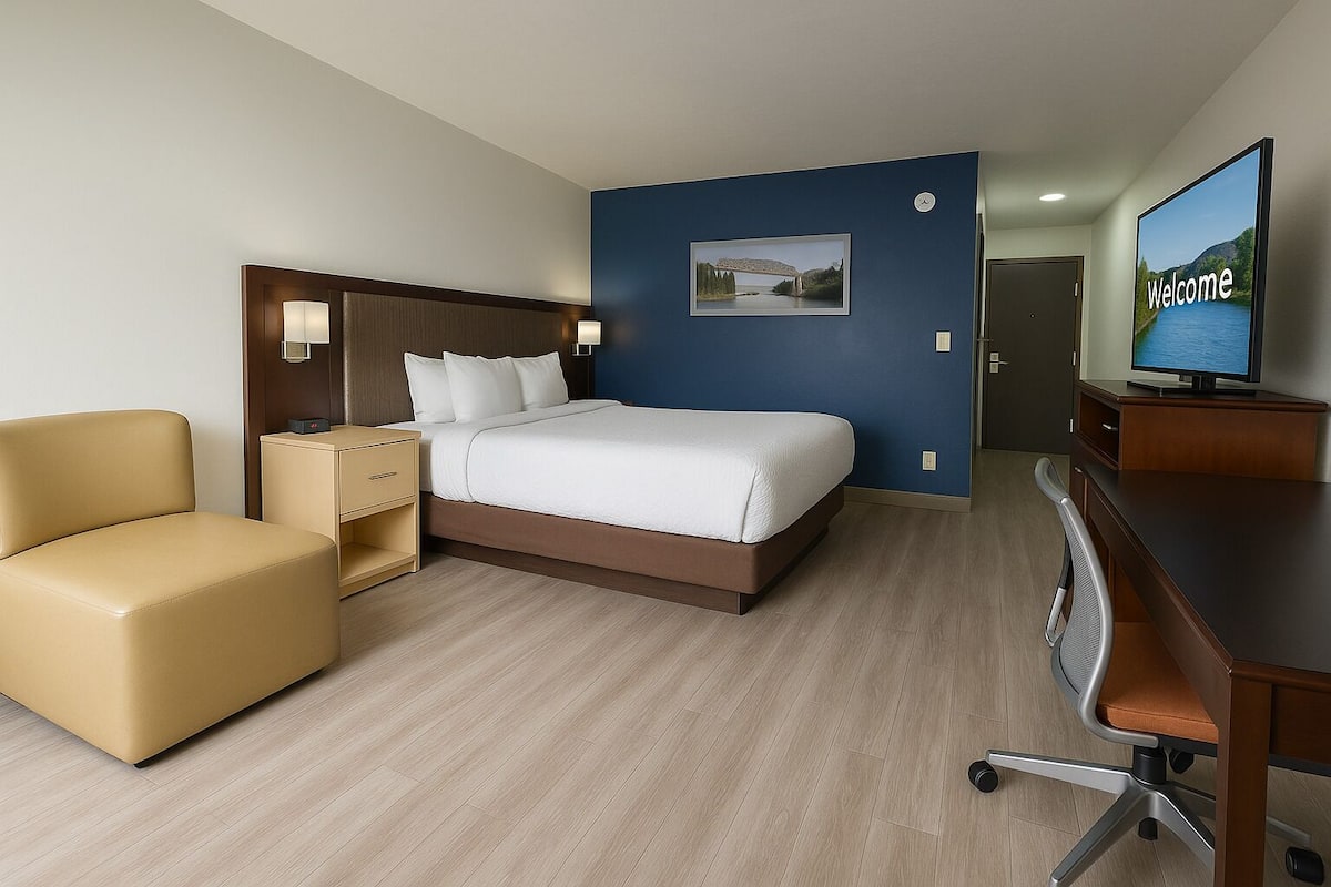 Pillowtop beds, in-room safe, individually furnished, desk
