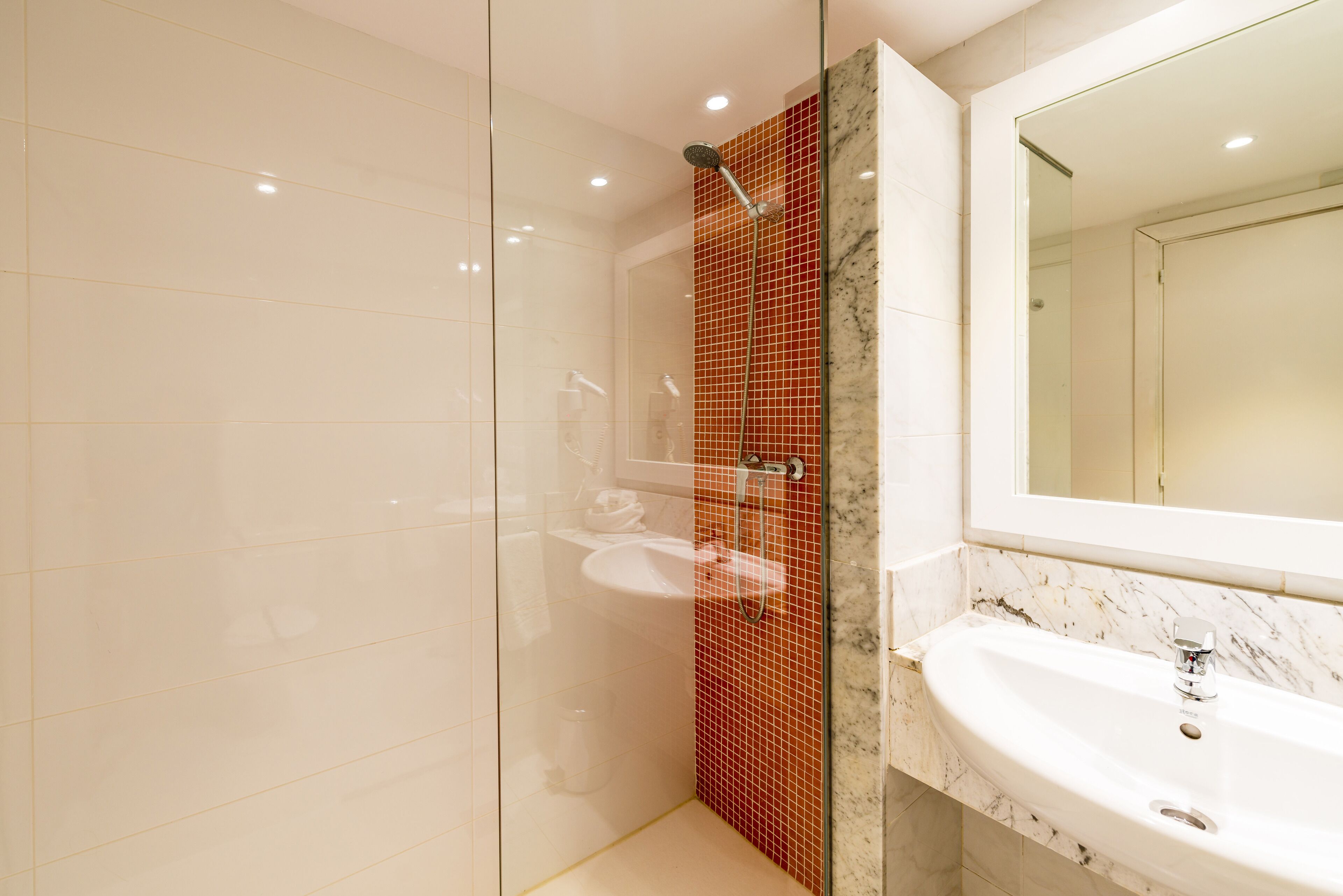 Photo - Bellevue Lagomonte