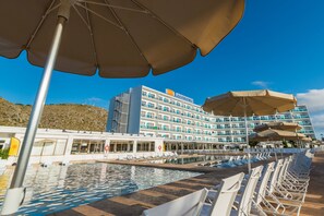 Outdoor pool, open 10 AM to 6 PM, sun loungers