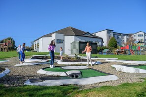 Mini-golf