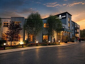 Exterior - Newtown Park Hotel (Ballindinas)