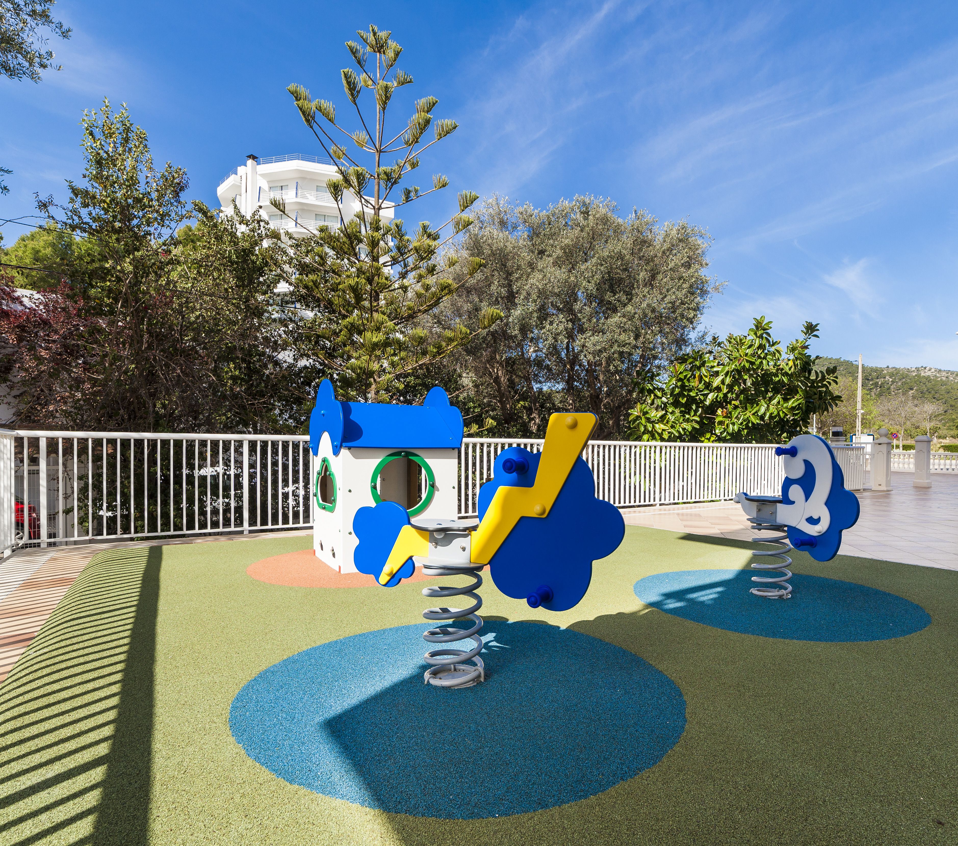 children’s play area – outdoor