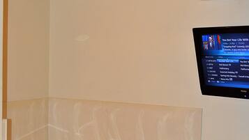 Suite, 1 kamar tidur, Bebas Asap Rokok | Area keluarga | TV