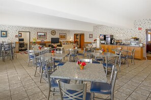 Tägliches inbegriffenes großes Frühstück