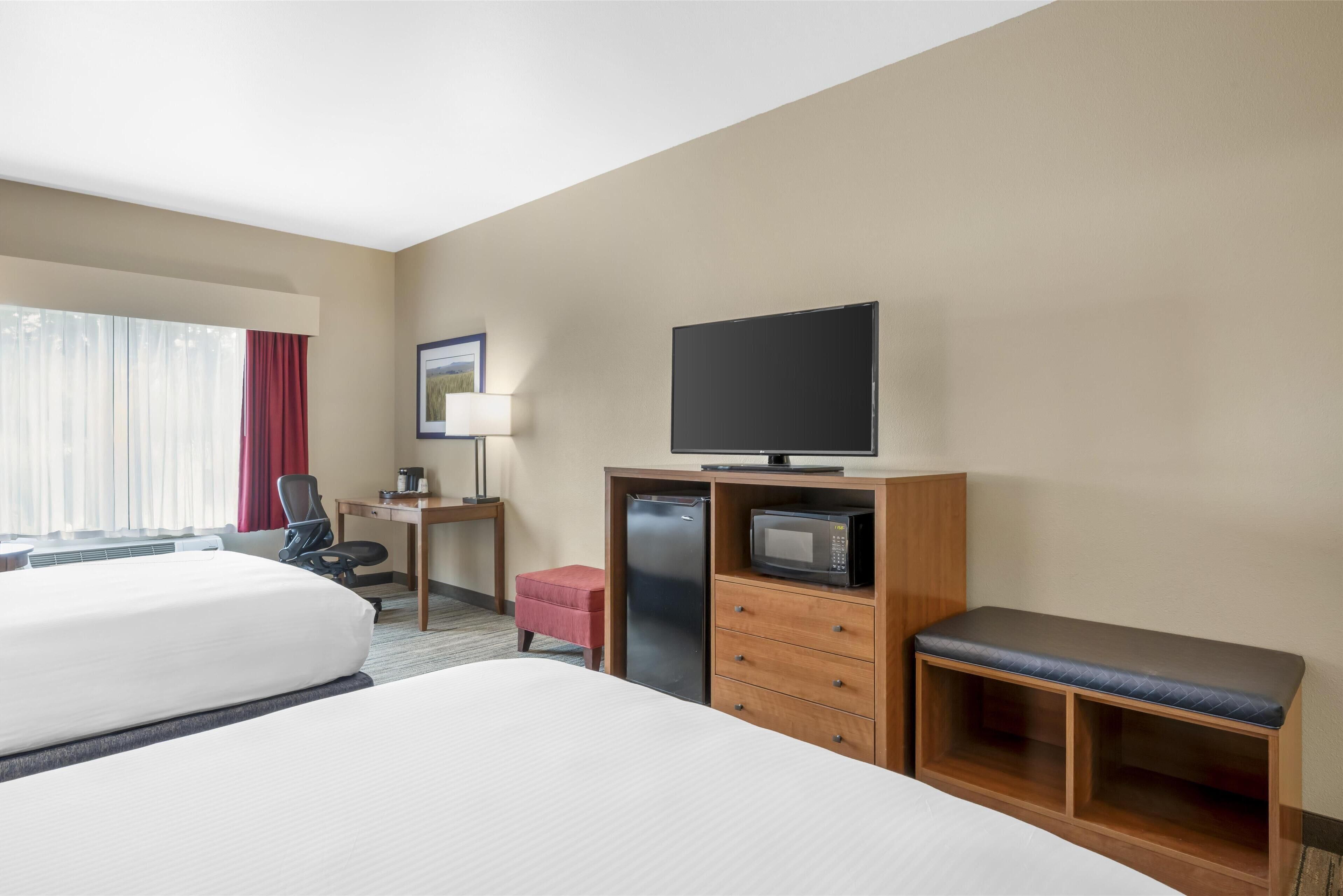 Chambre Standard, 2 grands lits, non-fumeurs, réfrigérateur et four à micro-ondes | Bureau, espace de travail pour ordinateur portable