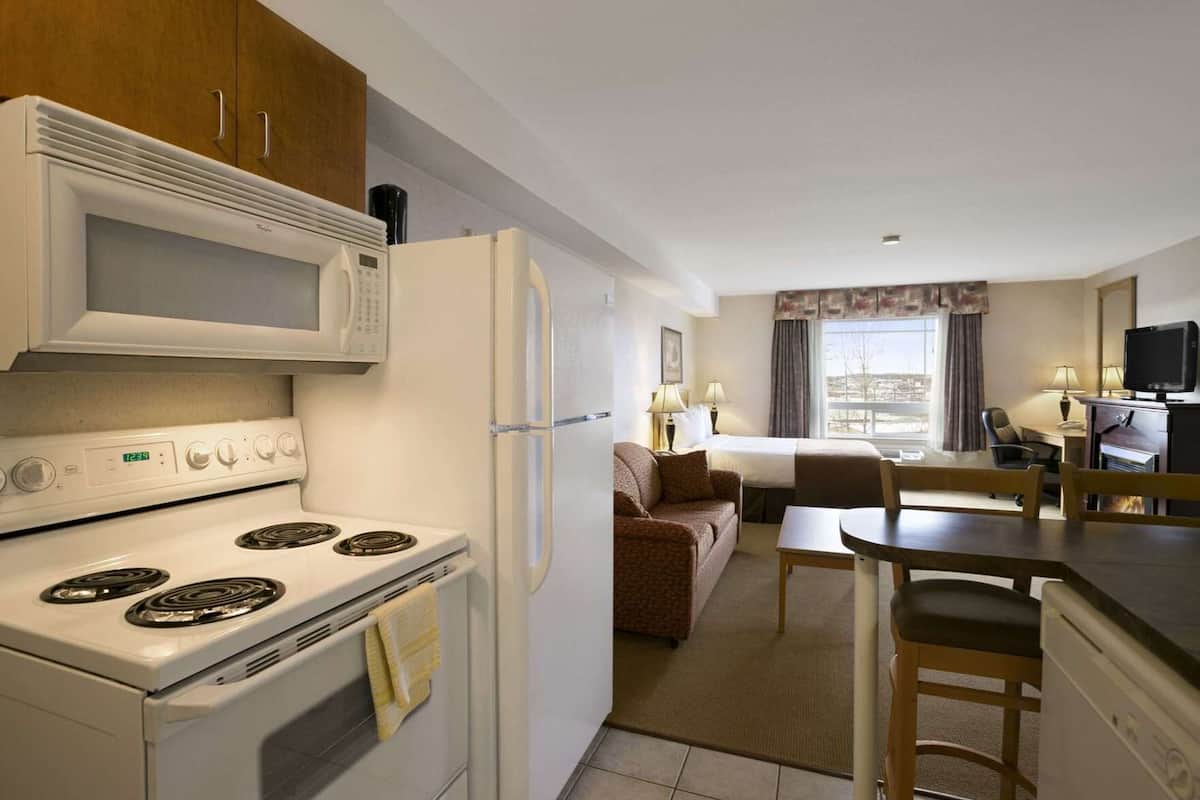 In-room safe, desk, iron/ironing board, free cots/infant beds