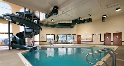 Super 8 by Wyndham Fort Nelson BC