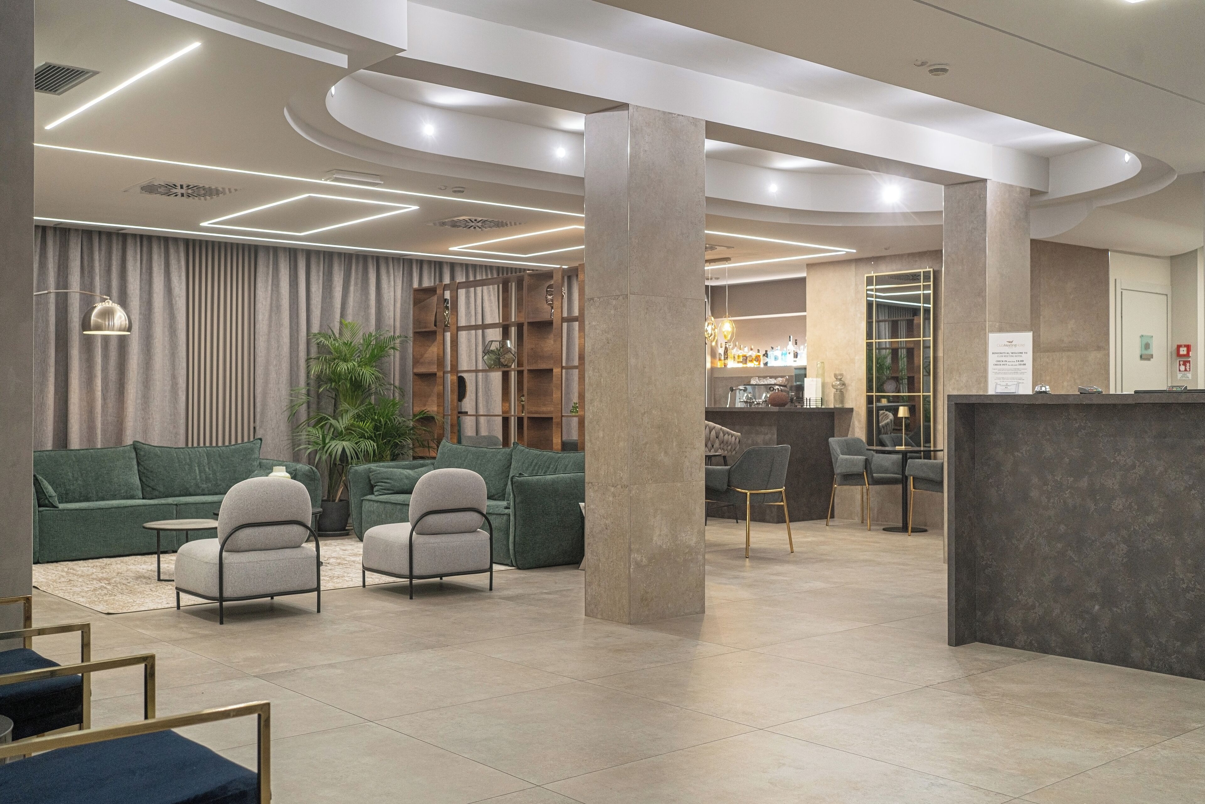 Lobby-lounge