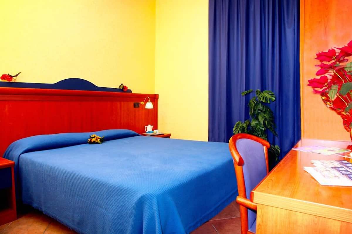 Free cots/infant beds, rollaway beds, free WiFi
