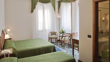 Minibar, una cassaforte in camera, una scrivania, Wi-Fi gratuito