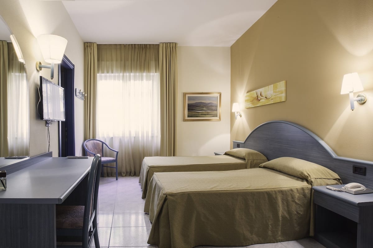 Minibar, in-room safe, blackout drapes, soundproofing